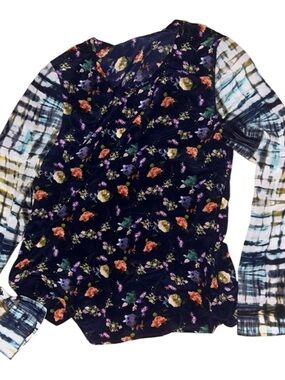 Floral Velvet Long-Sleeve Top in Navy 💯 silk